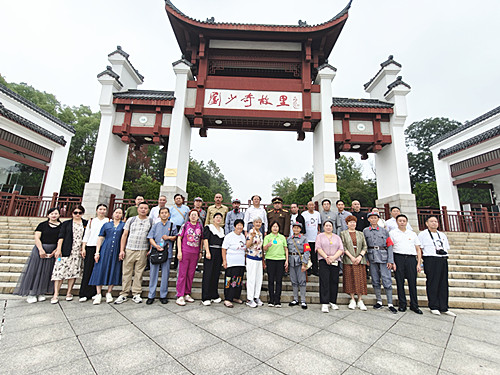 1757681544640331.jpg 8b13af5cd7ae4d85a033aaf540cbee36~tplv-tt-origin-web_gif_副本.jpg