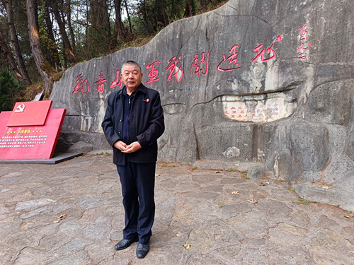 1767439179138888.jpg 2025年12月16日 贵州省黔南布依族苗族自治州龙里县G321(沪瑞线) 谷脚镇观音村 观音山战斗遗址(阻击阵地遗址) _副本.jpg